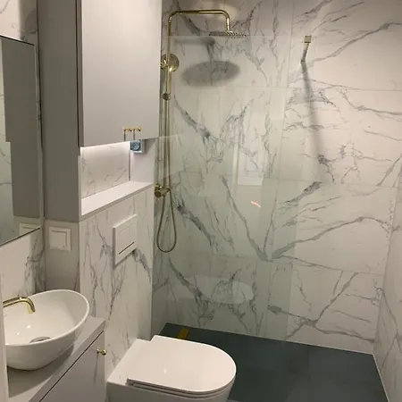 100m2 Sea Apartment, 2 Bathrooms, 500m To The Beach & Pier Sopoty