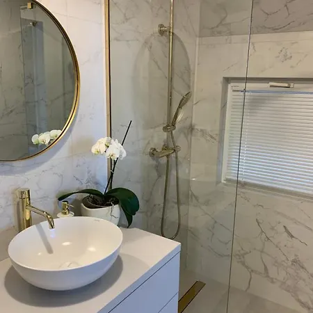 Apartmán 100m2 Sea Apartment, 2 Bathrooms, 500m To The Beach & Pier *