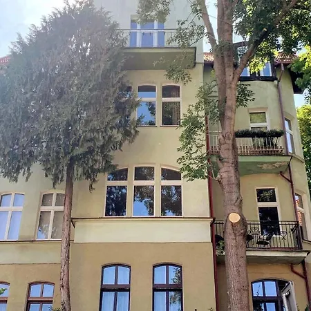 100m2 Sea Apartment, 2 Bathrooms, 500m To The Beach & Pier Sopoty