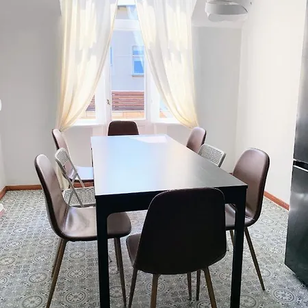 100m2 Sea Apartment, 2 Bathrooms, 500m To The Beach & Pier Apartmán *